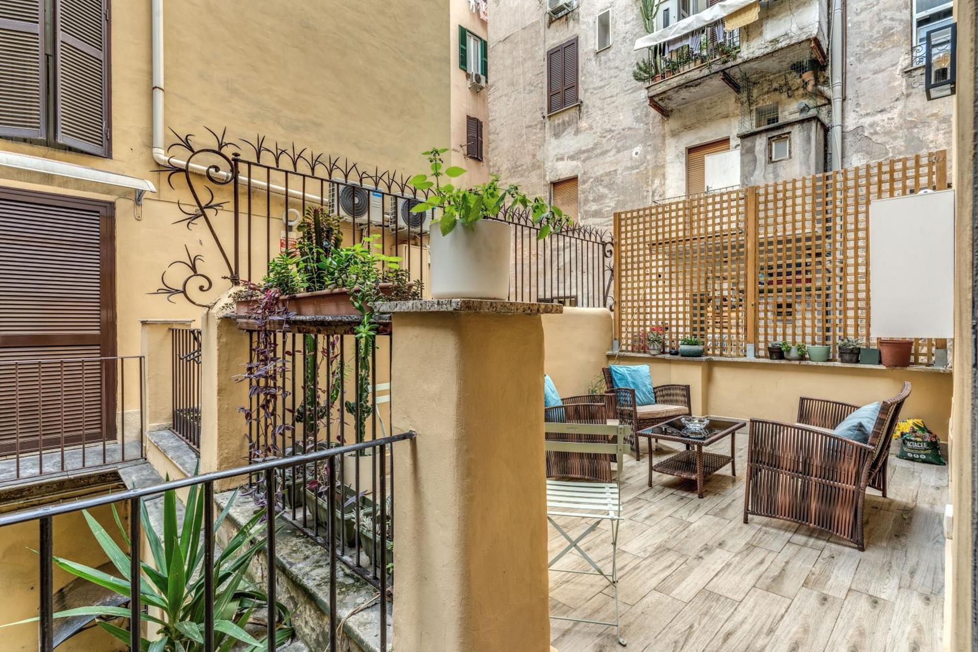 Kira Luxury With Terrace